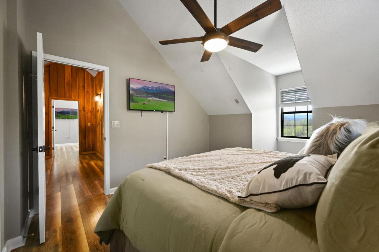 Private Mountain Cabin, Hot Tub Escape In The Smokies, With The View Sevierville Bagian luar foto