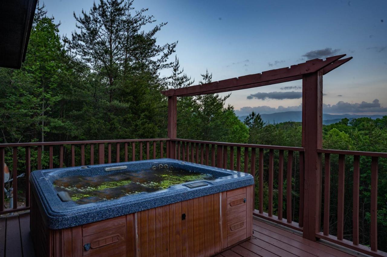 Private Mountain Cabin, Hot Tub Escape In The Smokies, With The View Sevierville Bagian luar foto