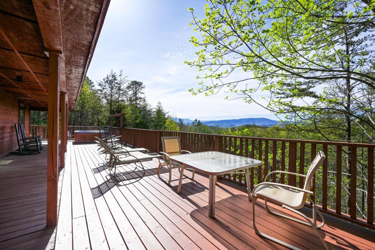 Private Mountain Cabin, Hot Tub Escape In The Smokies, With The View Sevierville Bagian luar foto