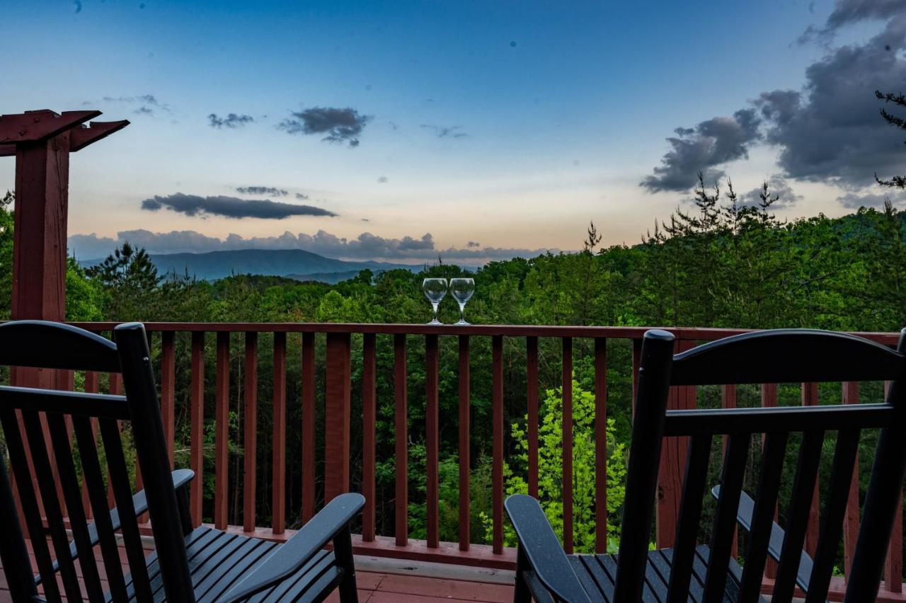Private Mountain Cabin, Hot Tub Escape In The Smokies, With The View Sevierville Bagian luar foto