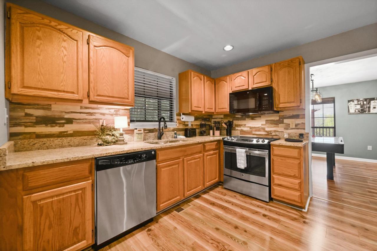 Private Mountain Cabin, Hot Tub Escape In The Smokies, With The View Sevierville Bagian luar foto